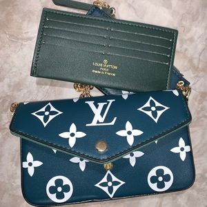 Crossbody purse